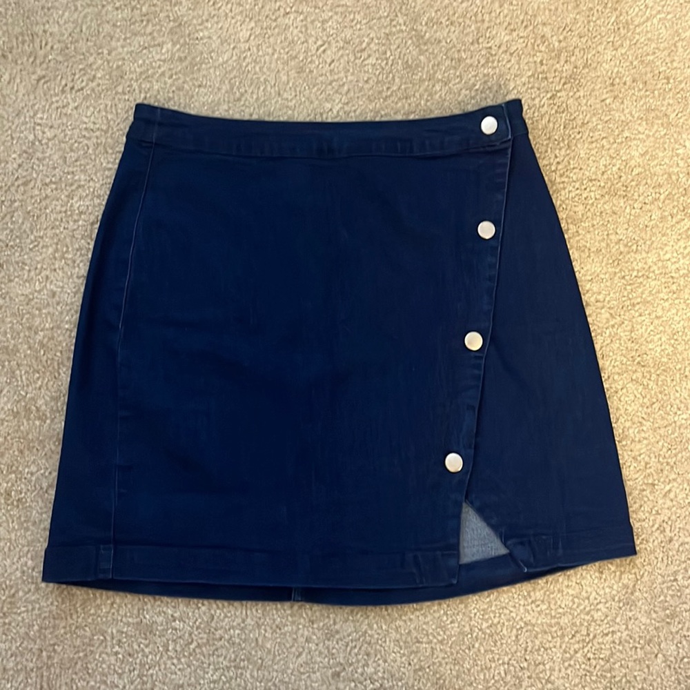 Francesca’s Side button Jean skirt
